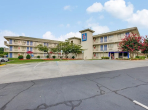 Motel 6 Columbia West