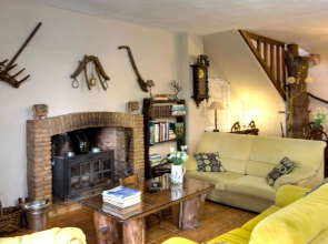 Villa With 8 Bedrooms in Mirandilla, With Wonderful Mountain View, Pri