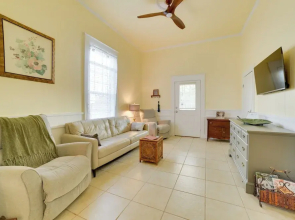 Cozy Thomasville Cottage - Walk to Downtown!