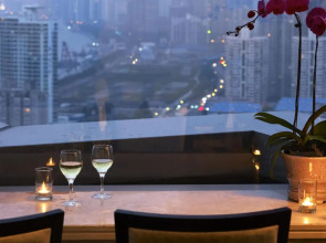 Sheraton Grand Shanghai Pudong Hotel & Residences