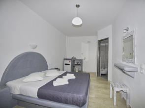 Ira Apartments