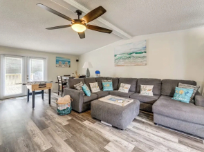 7 Mi to Beach! Sneads Ferry Family Home w/ Hot Tub