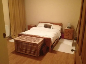 Central Waterfront Flat With Great Views