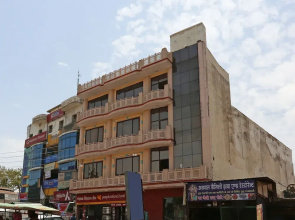 OYO 13852 Hotel Maharana Palace
