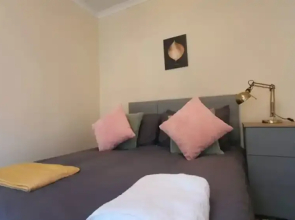 Room in Guest Room - Single Room in Coventry