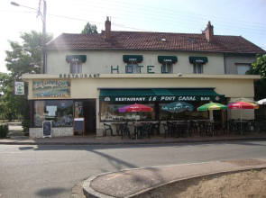 Auberge Du Pont Canal