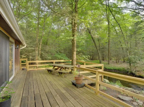 Secluded Stroudsburg Home - 5 Mi to Ski Resort