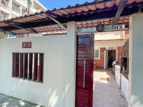 Casa com Piscina a 40 metros do Mar by La Playa