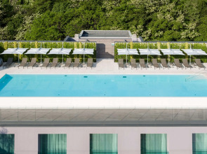 Отель Hilton Lake Como