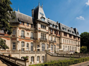 Château Jeanne & the Forest - Château de Montvillargenne