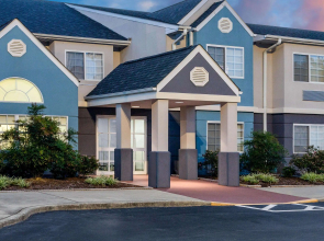 Microtel Inn & Suites by Wyndham Burlington