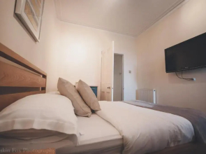 Prime 2 Bedroom City Centre Apt