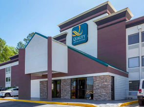 Quality Inn & Suites near Six Flags East