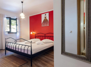 Apartment Red Romantic 2-1