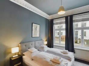 Art Apartments