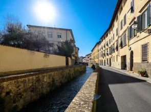Casa Dante in Lucca With 3 Bedrooms and 2 Bathrooms