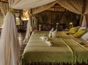 H12 Delta Dunes Lodge