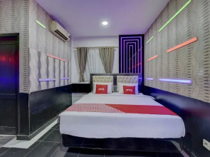 Zaara Guest House Syariah by OYO Rooms