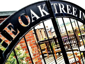 Oak Tree Inn