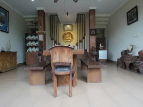 Capital O 94011 Binhari Guest House