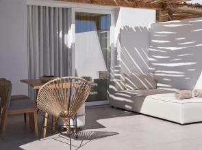 Armony Suites Milos