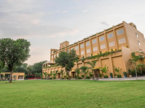 The Lalita Grand