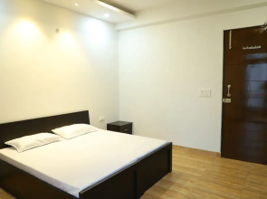 Shivoham Yoga Retreat - Spacious and Fully Equipped Apartment in Tranquil Area