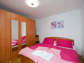 Apartments Snjezana