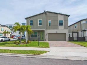 475 Strand Dr