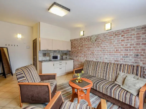 Kubu Apartment