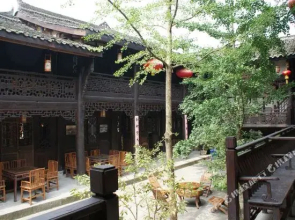 Huaxia Water Wharf Inn