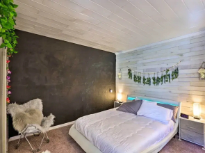 'the Goat Hut' Studio Casita: 11 Mi to Strip!