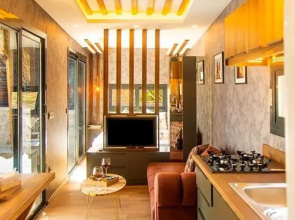 Mia House