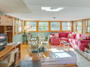 13 Mi to Acadia: Artistic Retreat in Nature