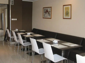 Hotel Wilanów Warszawa by DeSilva