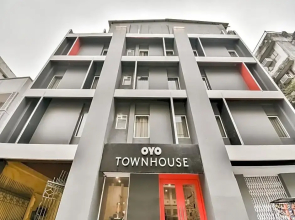 OYO Townhouse 182 Menka