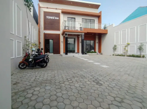 RedDoorz Syariah near Alun Alun Tegal 2