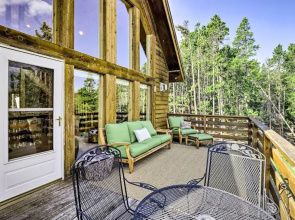 Secluded Fairplay Home w/ Hot Tub & Mountain Views