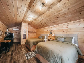Studio Style Cabin #6 Located Minutes From Lake Hartwell