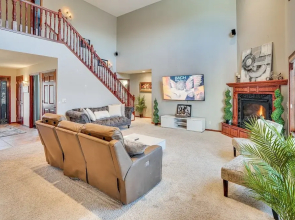 Family Vacation Rental Home ~ 1 Mi to Okabena Lake