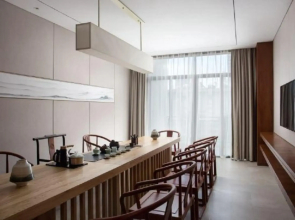 Runde Wetland Park Hotel