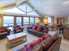 Cameron House Detached Lodge L120