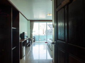 Mam Kai Bae Beach Resort