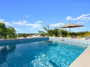 Searena Boutique Condos - Adults Only