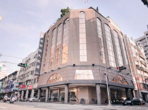 Waugh Den Hotel