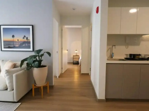 w Lively 2BR With Balcony in Miraflores