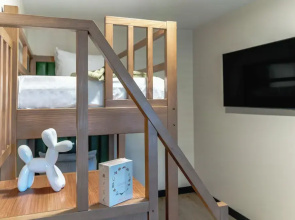 LYFE INN & SUITES by AGA- North Hollywood Universal Studios