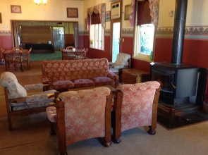 Little River Inn - Hostel