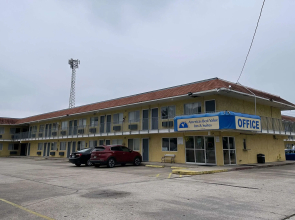 Americas Best Value Inn & Suites Groves Port Arthur
