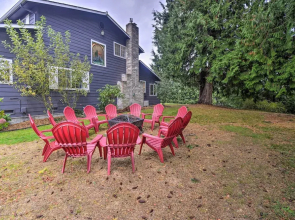 Spacious Home w/ Yard, 20 Miles to Olympic NP